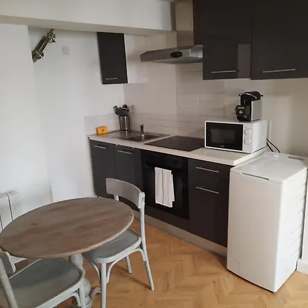 Le Crebillon - 30m2, 2 Prs, 1 Ch, Centre شقة *