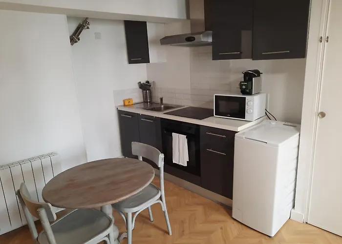 Le Crebillon - 30m2, 2 Prs, 1 Ch, Centre شقة *